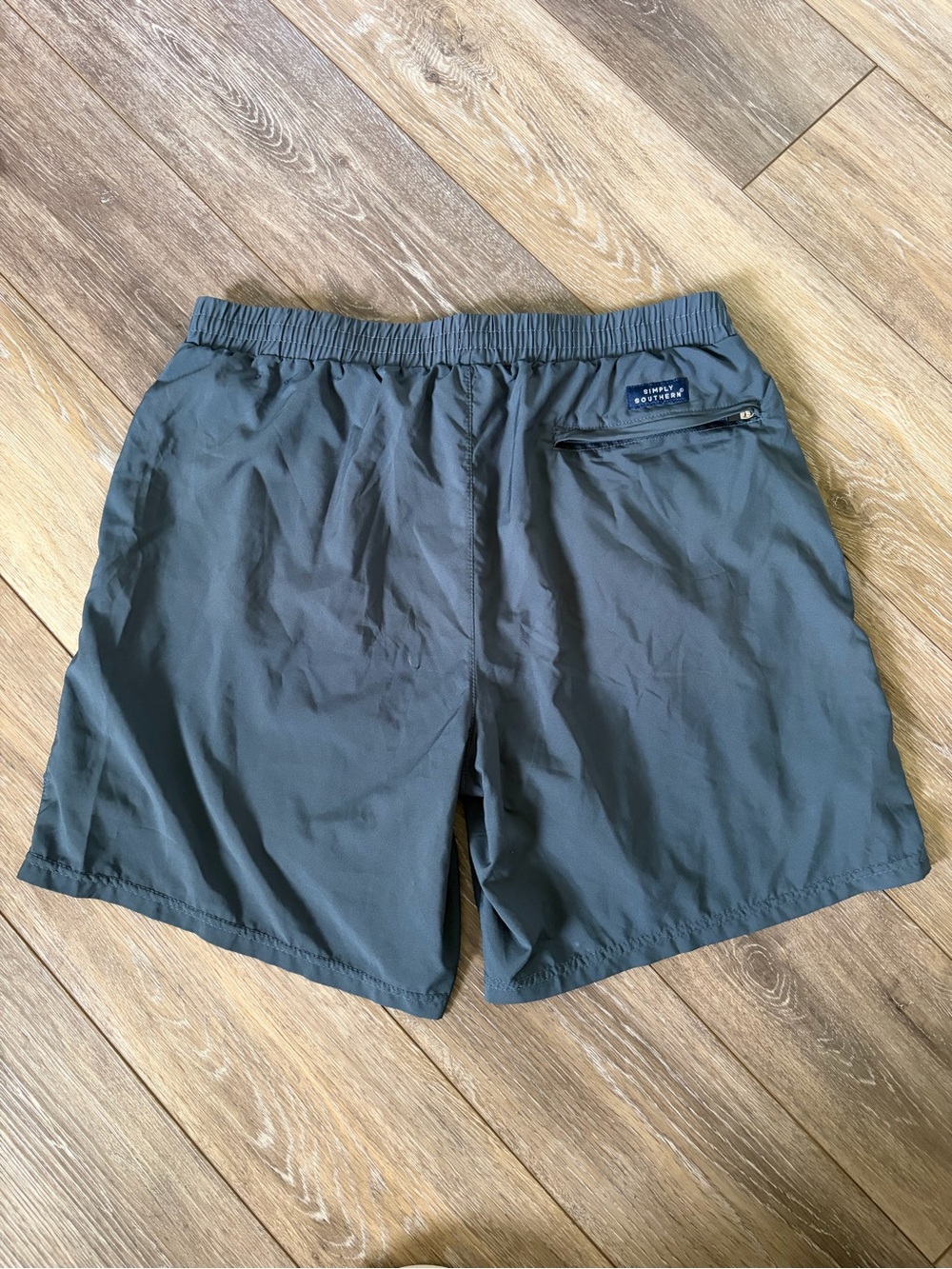 Simply Southern Men's Dark Grey Charcoal Lined Shorts - Picture 4 of 8
